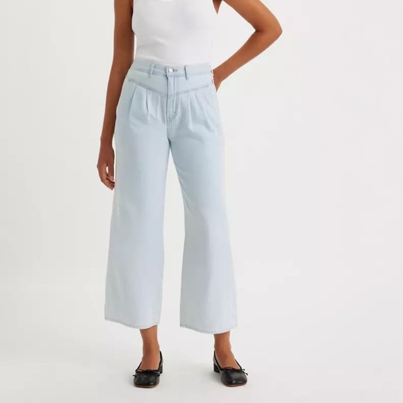 Levi‎ Straus Women’s Baggy Featherweight High Waist Crop Wide Leg Light Jeans 29 - Picture 1 of 13